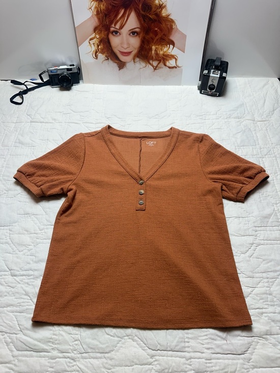 LOFT Tops - LOFT Rust Brown Textured Knit Henley Top Short Sleeve V Neck Medium